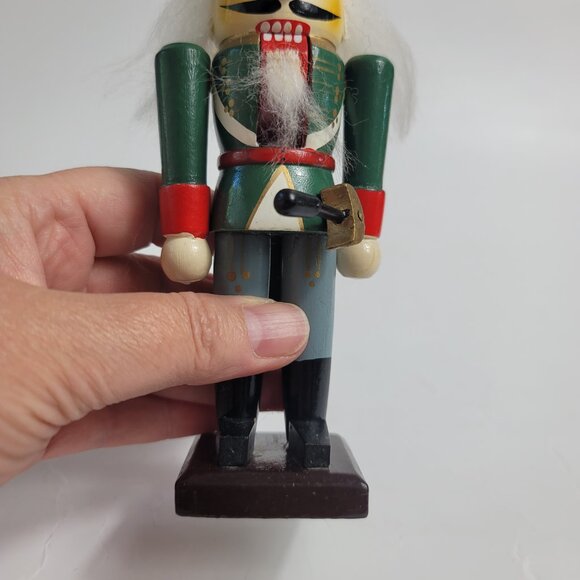 Vintage Santa's Workbench Nutcracker Toy Soldier Green & Red Uniform Gray Hat - Picture 8 of 12